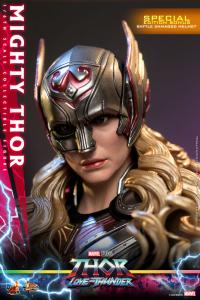Gallery Image of Mighty Thor (Special Edition) Sixth Scale Figure