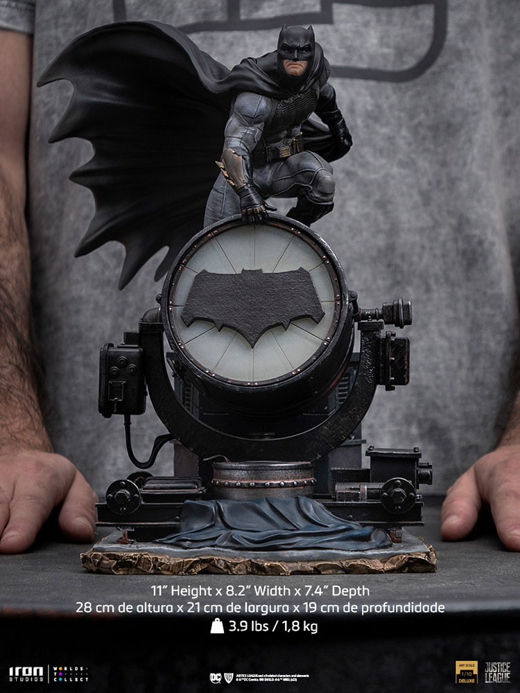 IRON STUDIOS : Batman on Batsignal Deluxe – Zack Snyder’s Justice League – Art Scale 1/10 Batman-on-batsignal-deluxe_dc-comics_gallery_62e321c406c18