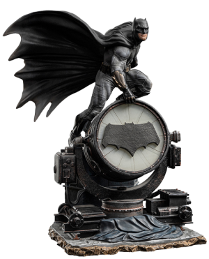 Batman on Batsignal Deluxe 1:10 Scale Statue