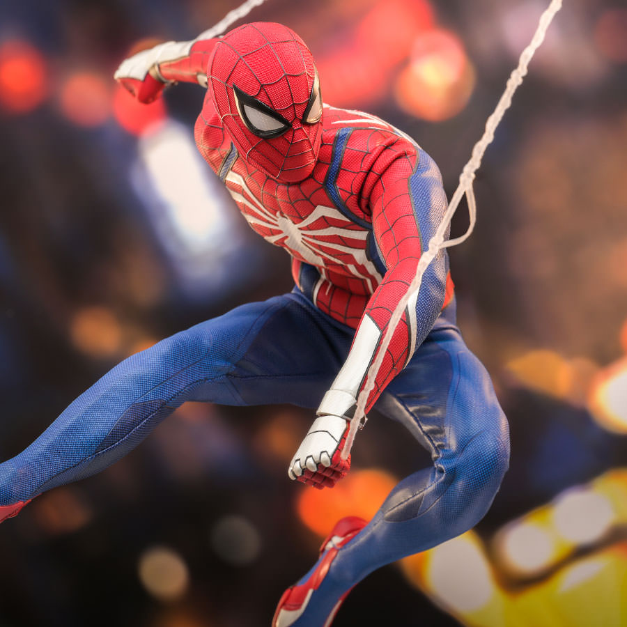 Hot Toys Spider-Man (Upgraded Suit) Sixth Scale Figure