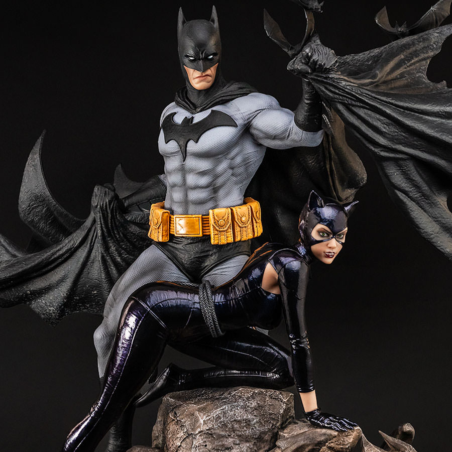 Batman Catwoman Reunion 1:4 Scale Statue by PureArts Sideshow - Main Image