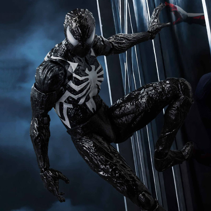 DLX Spider-Man Symbiote Suit (Peter Parker) Action Figure by